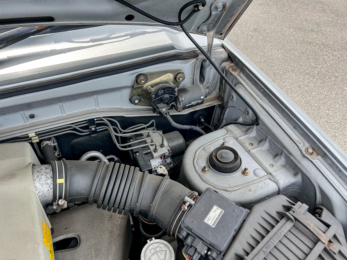 1998 Mitsubishi Pajero IO