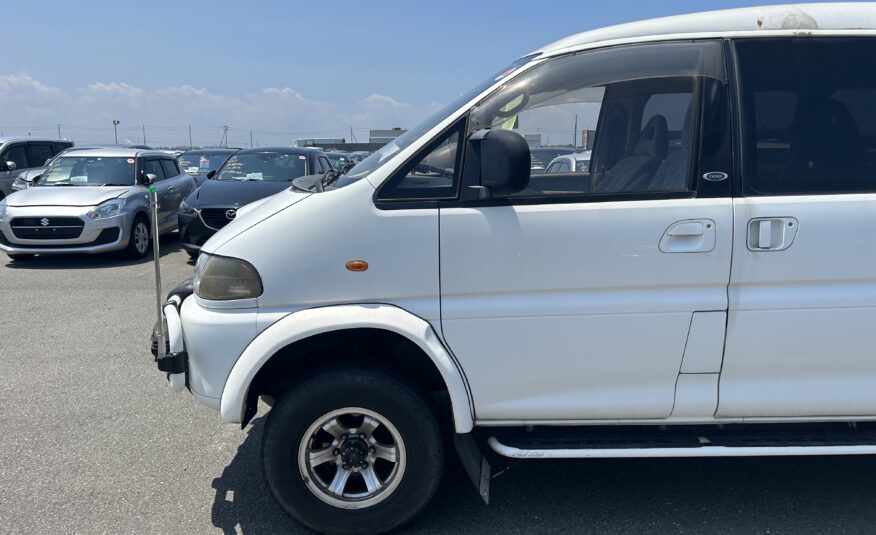 1996 Mitsubishi Delica