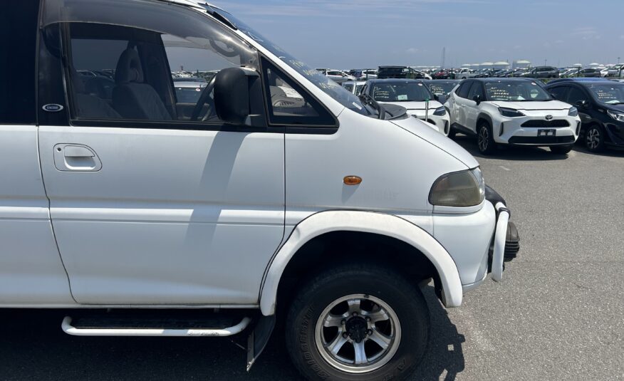 1996 Mitsubishi Delica