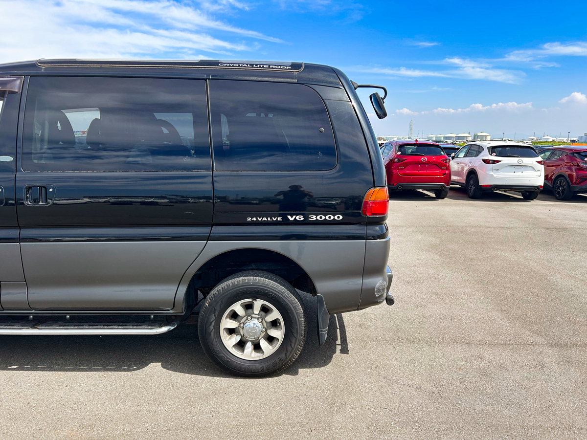 1995 Mitsubishi Delica For Sale