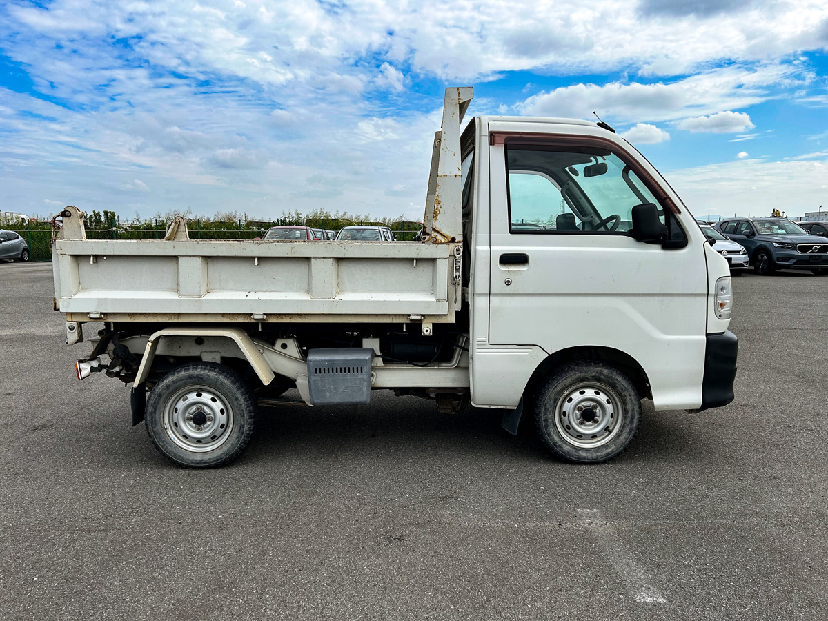 1999 Daihatsu Hijet Dump - Manga Auto Import