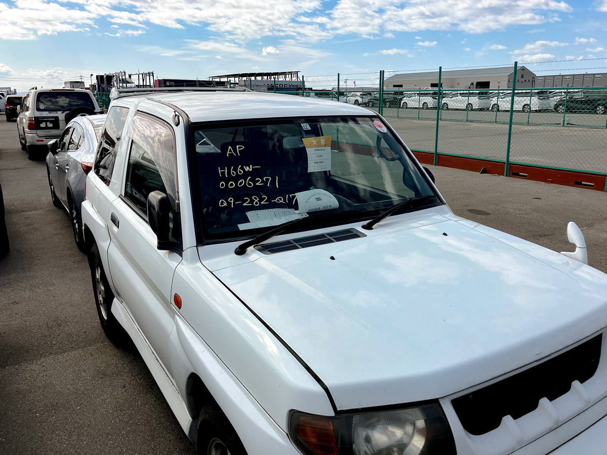 1998 Mitsubishi Pajero IO