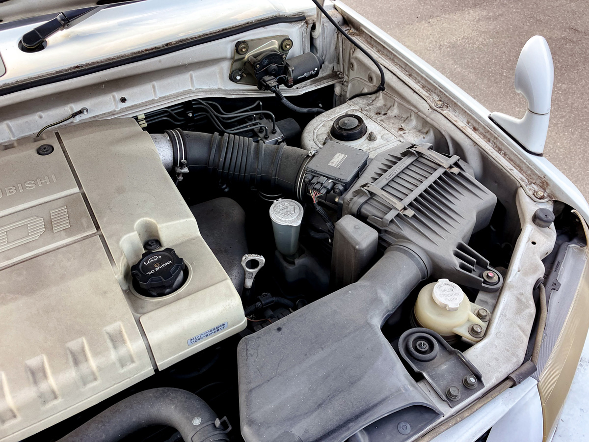 1998 Mitsubishi Pajero IO