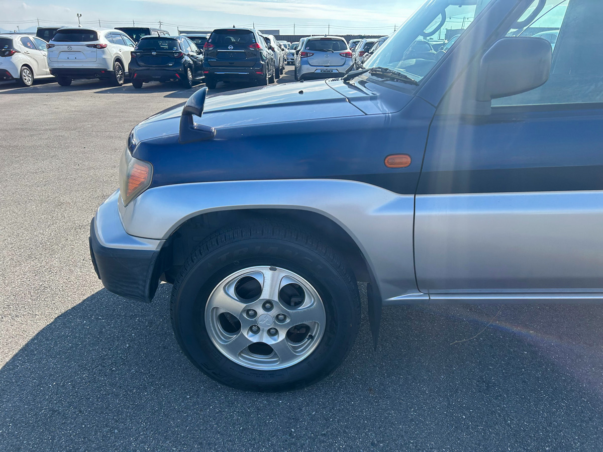 1998 Mitsubishi Pajero IO