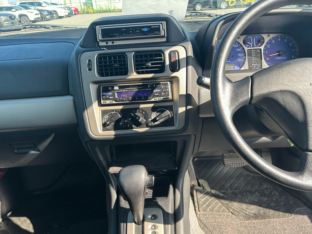 1998 Mitsubishi Pajero IO