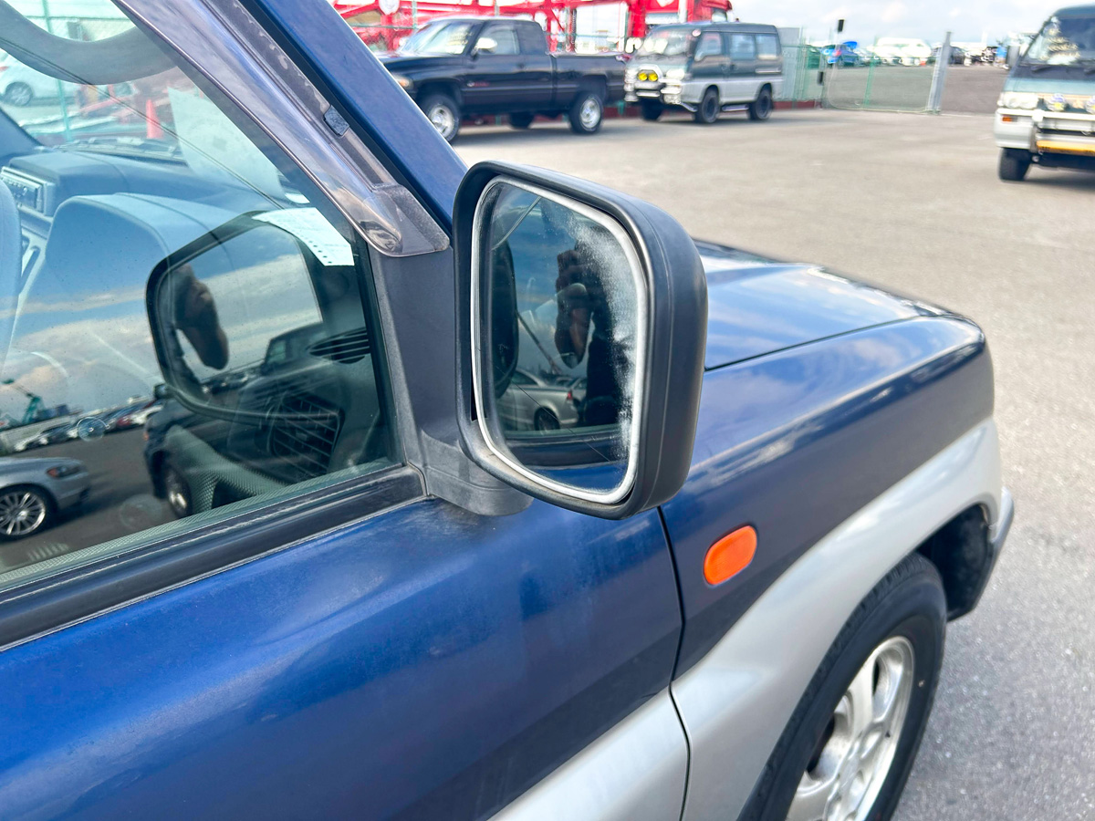 1998 Mitsubishi Pajero IO