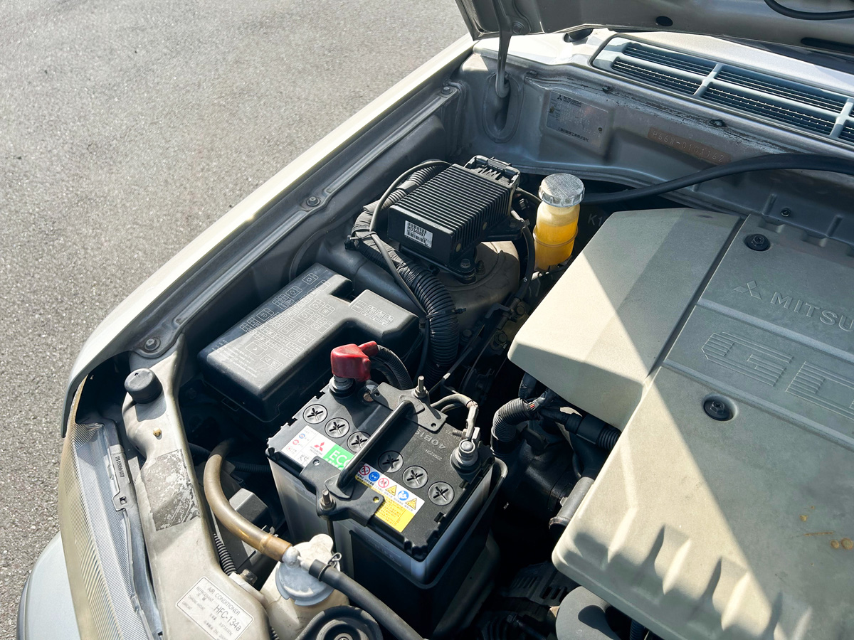 1999 Mitsubishi Pajero IO, Grey