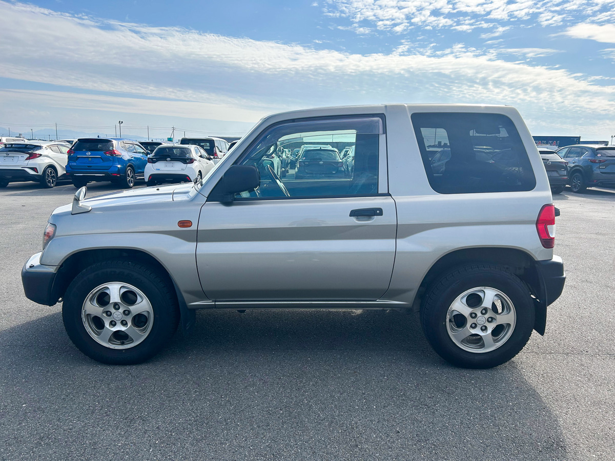 1999 Mitsubishi Pajero IO, Grey