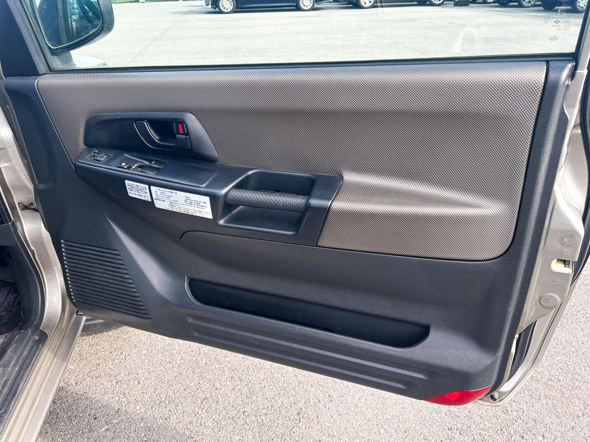1999 Mitsubishi Pajero IO, Grey