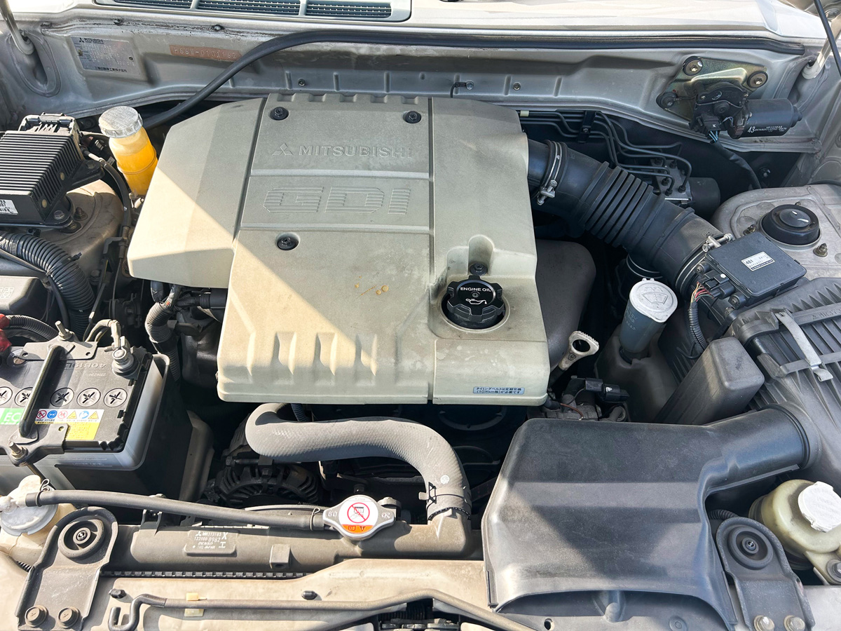 1999 Mitsubishi Pajero IO, Grey