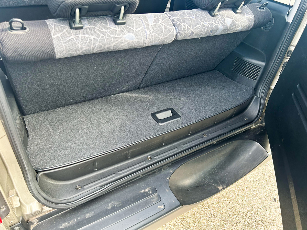 1999 Mitsubishi Pajero IO, Grey