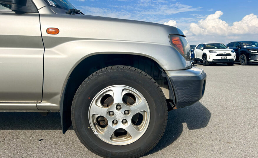 1999 Mitsubishi Pajero IO, Grey