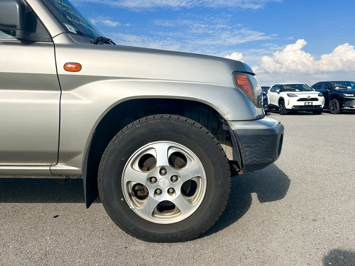 1999 Mitsubishi Pajero IO, Grey