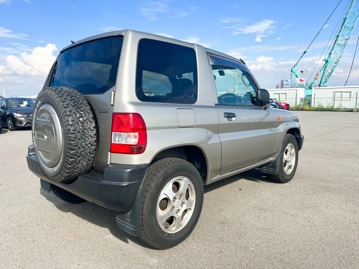 1999 Mitsubishi Pajero IO, Grey