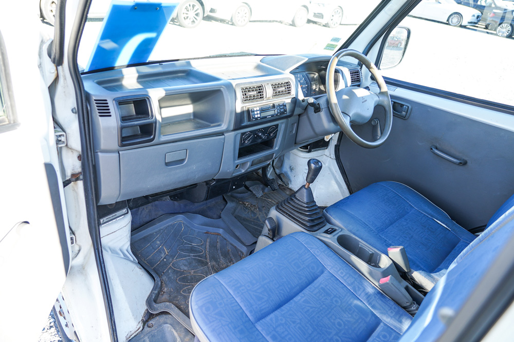1999 Mitsubishi Minicab