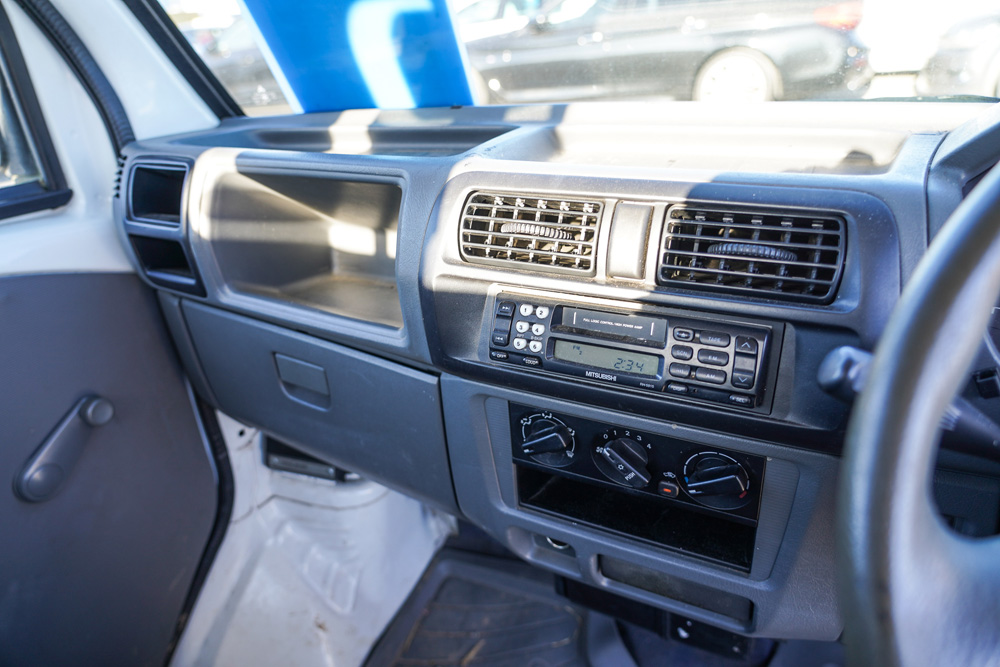 1999 Mitsubishi Minicab