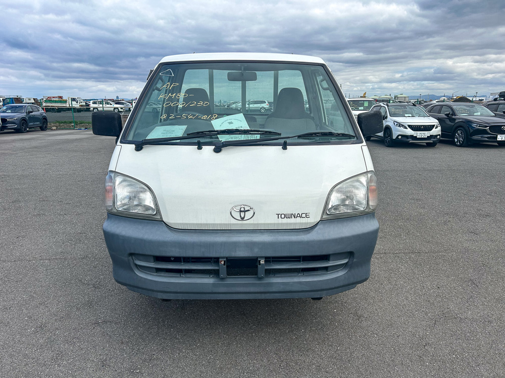 1999 Toyota Town Ace Truck, 9 feet