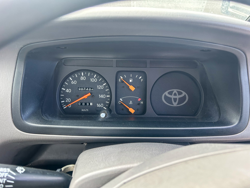 1999 Toyota Town Ace Truck, 9 feet