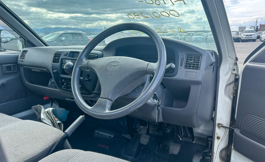 1999 Toyota Town Ace Truck, 9 feet