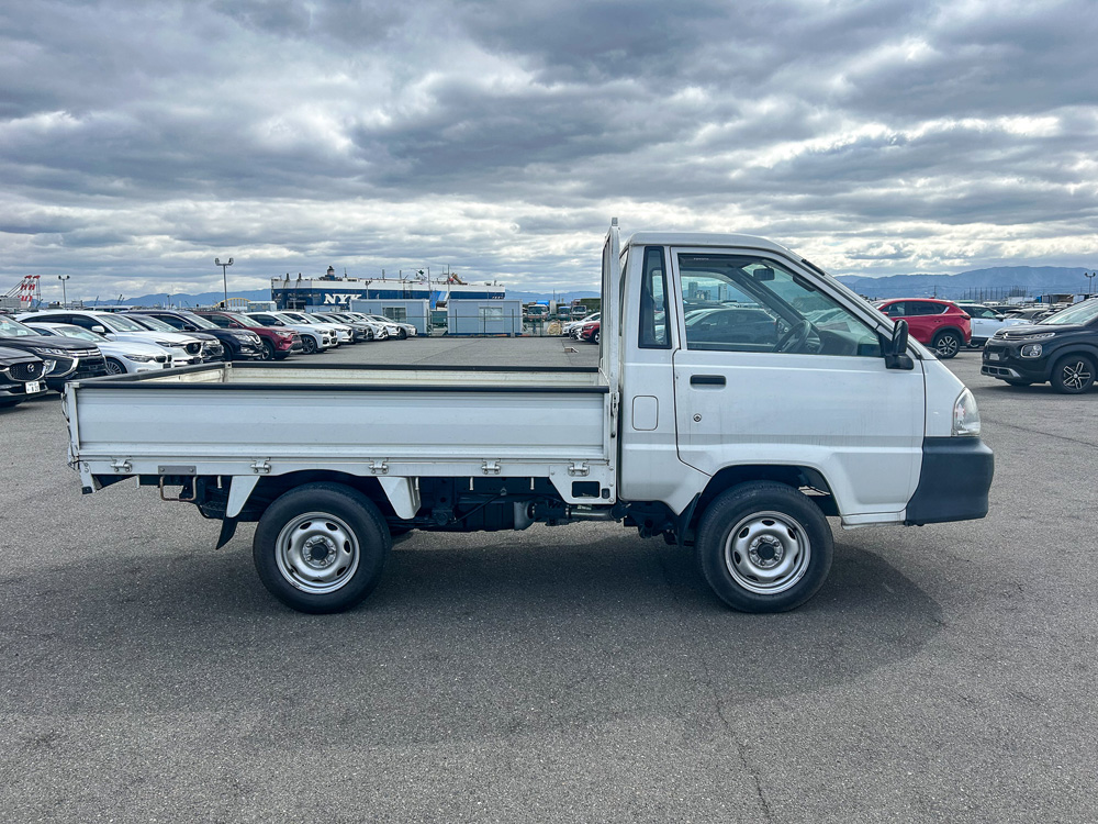 1999 Toyota Town Ace Truck, 9 feet