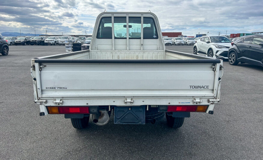 1999 Toyota Town Ace Truck, 9 feet