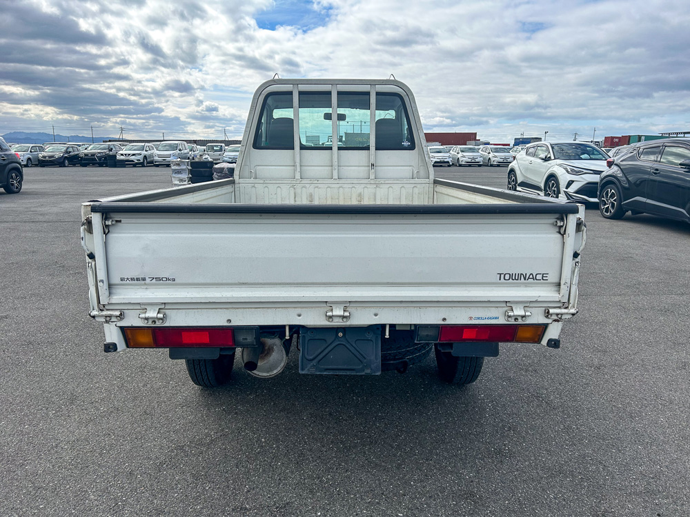 1999 Toyota Town Ace Truck, 9 feet