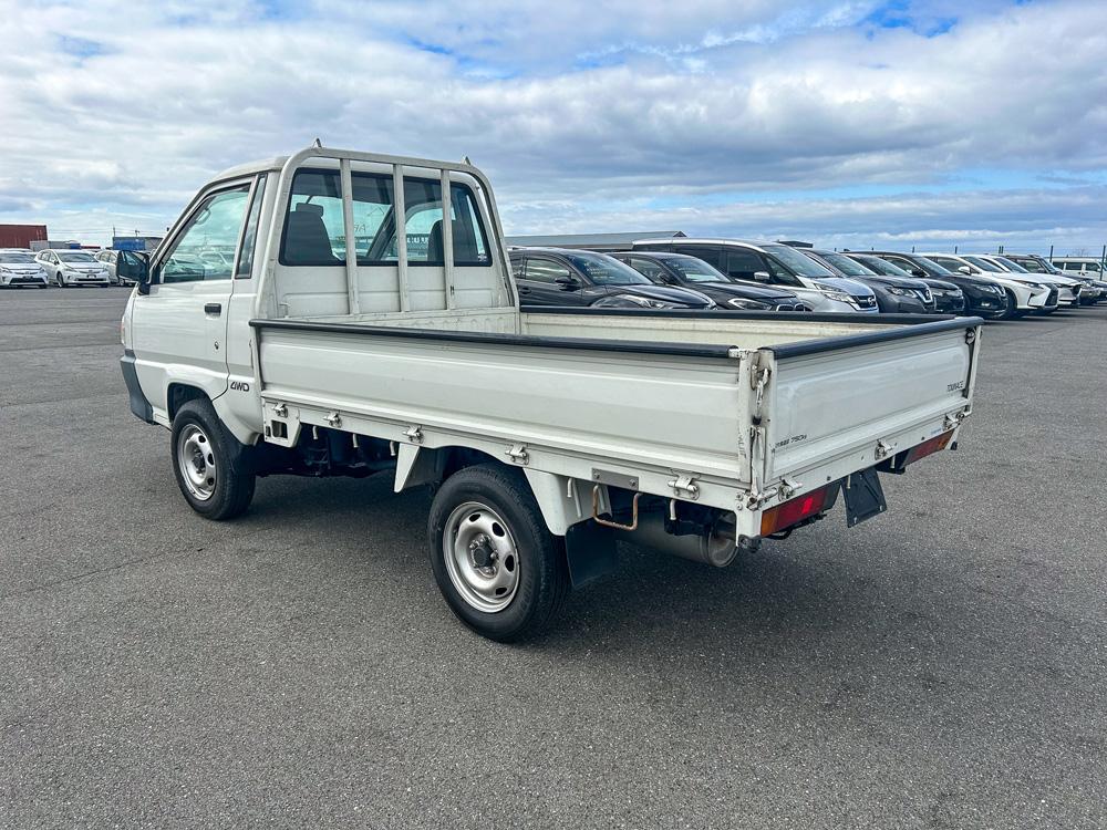 1999 Toyota Town Ace Truck, 9 feet