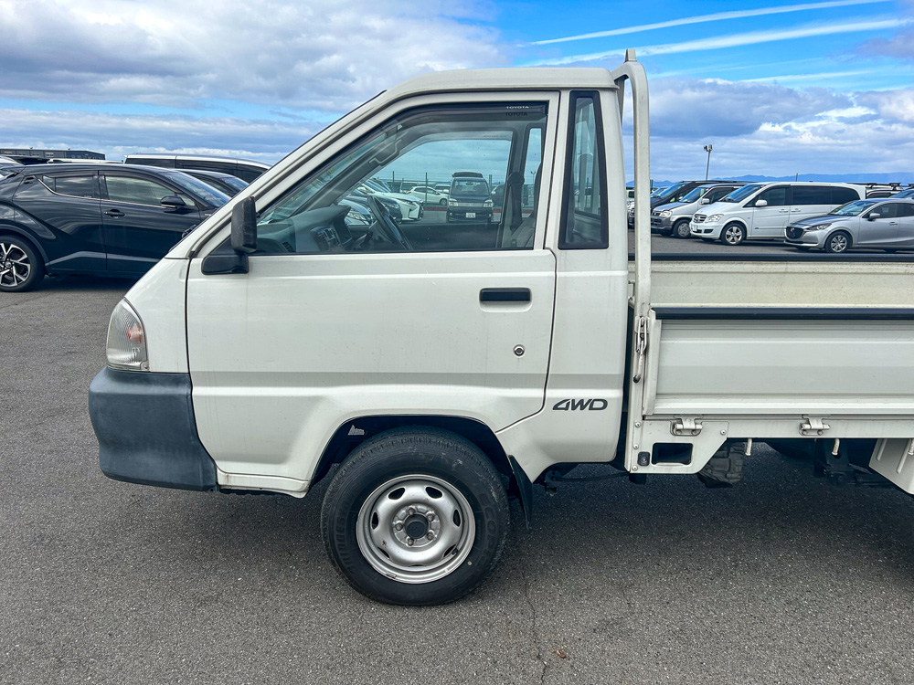 1999 Toyota Town Ace Truck, 9 feet