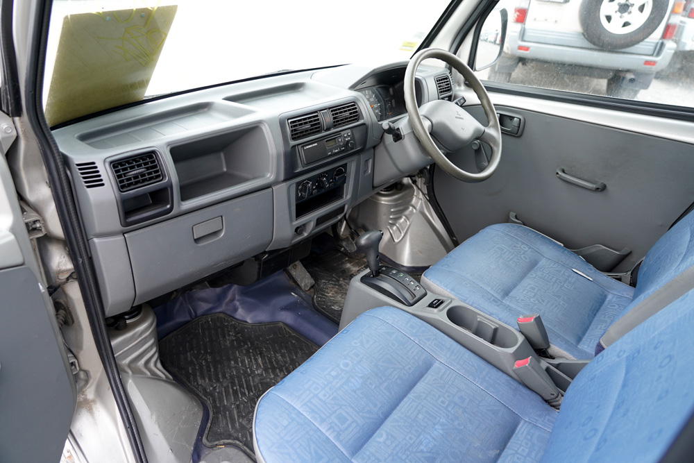 1999 Mitsubishi Minicab 4WD kei van For Sale