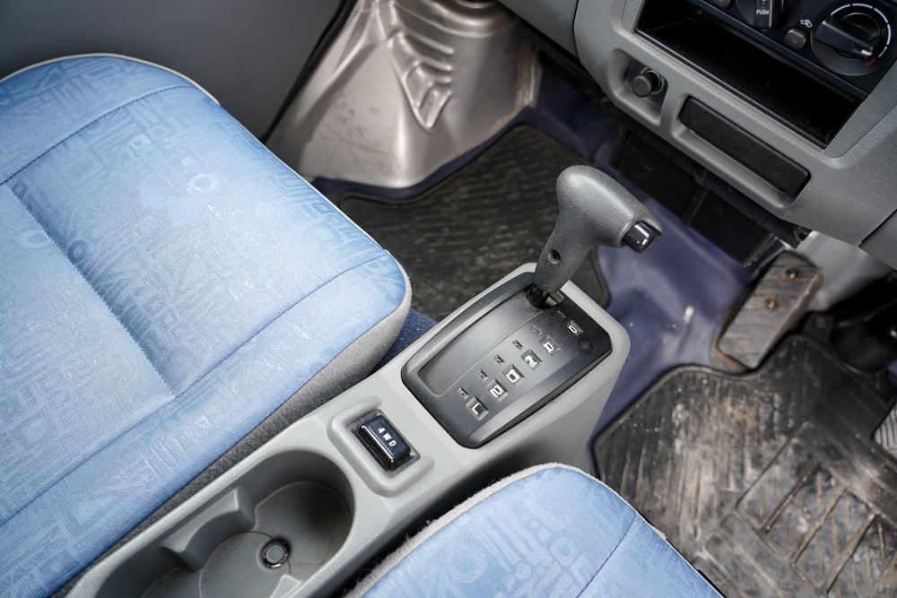 1999 Mitsubishi Minicab 4WD kei van For Sale
