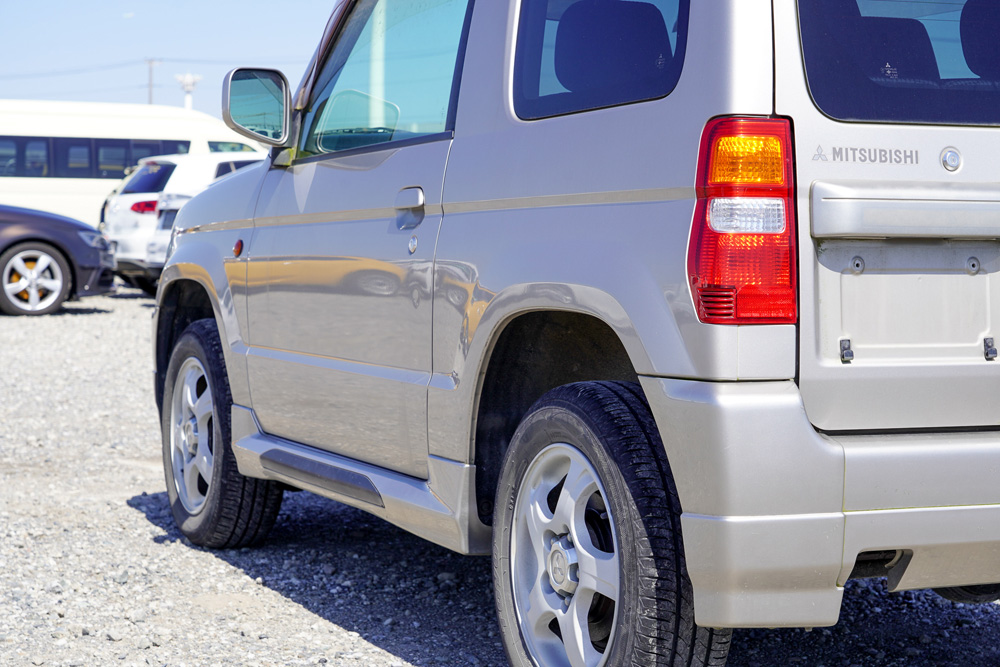 1999 Mitsuibishi Pajero Mini Turbo Kei Truck Quebec