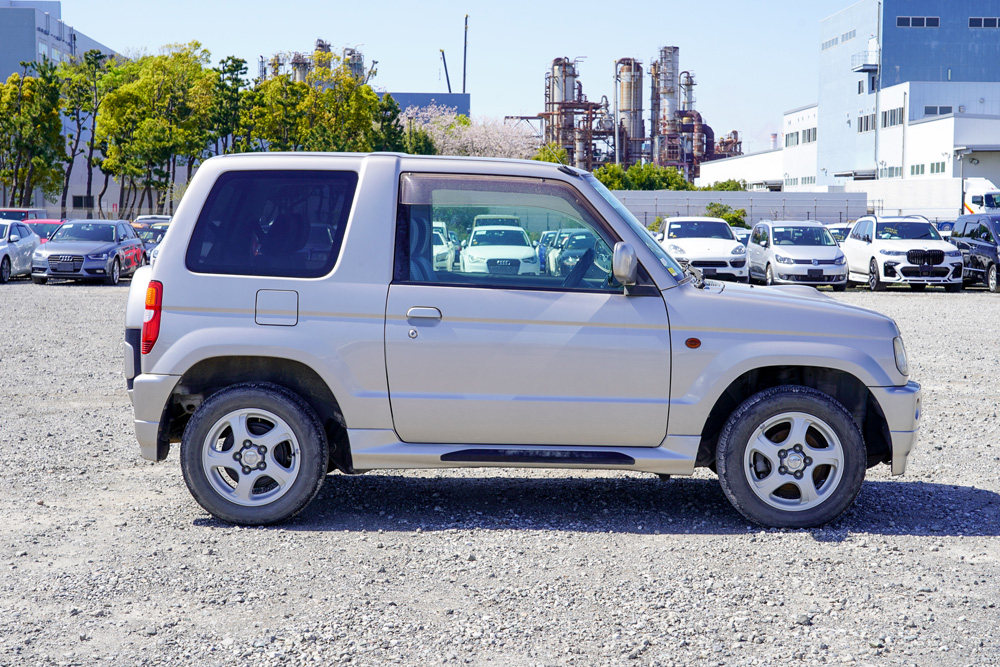 1999 Mitsuibishi Pajero Mini Turbo Kei Truck Quebec
