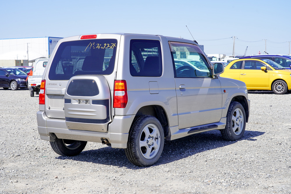 1999 Mitsuibishi Pajero Mini Turbo Kei Truck Quebec