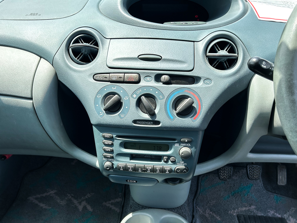 1999 Toyota Vitz 4x4