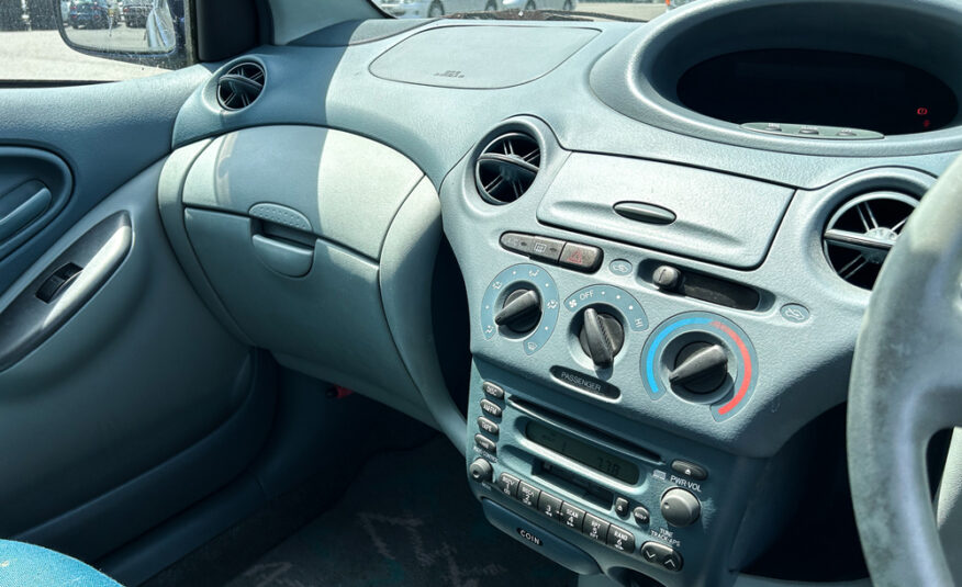 1999 Toyota Vitz