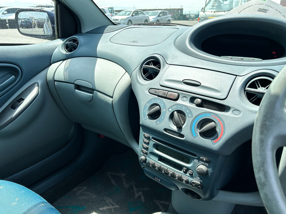 1999 Toyota Vitz
