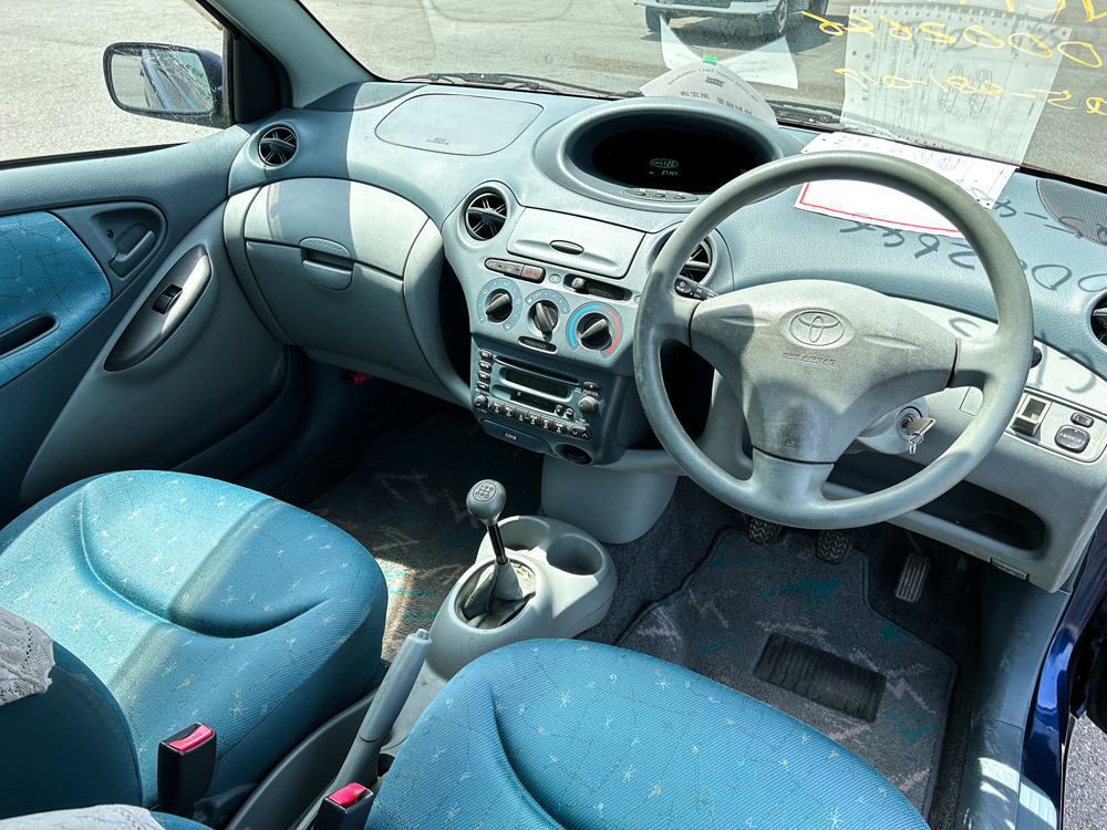 1999 Toyota Vitz