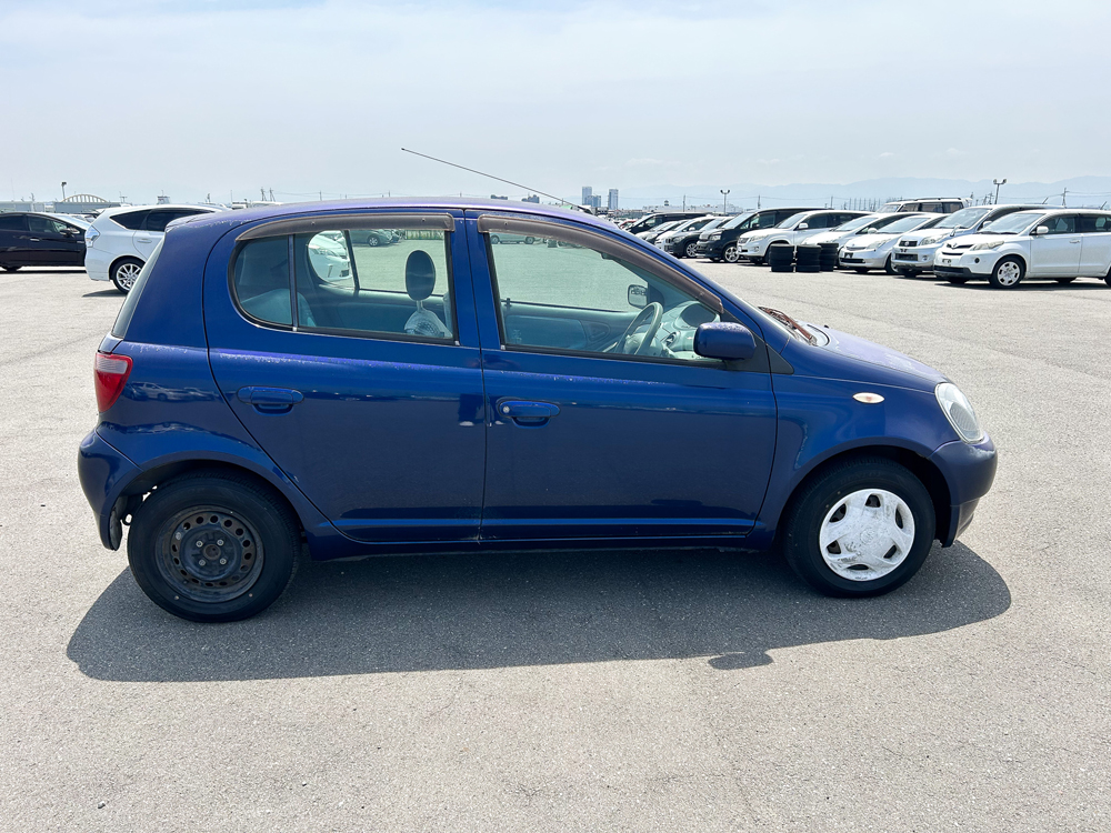 1999 Toyota Vitz 4x4