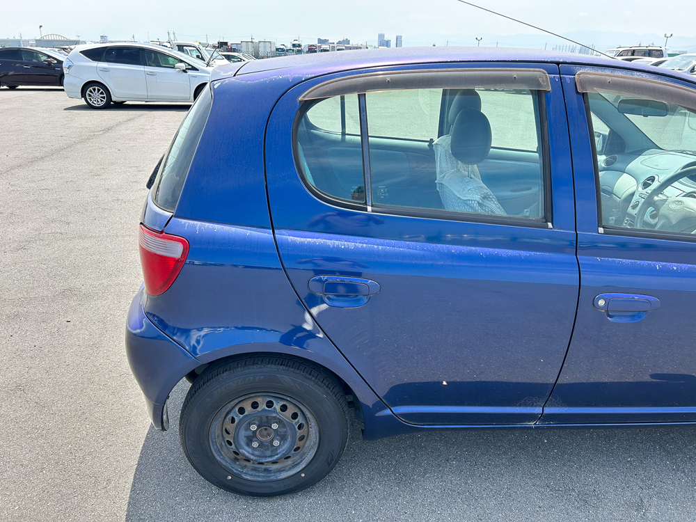 1999 Toyota Vitz 4x4