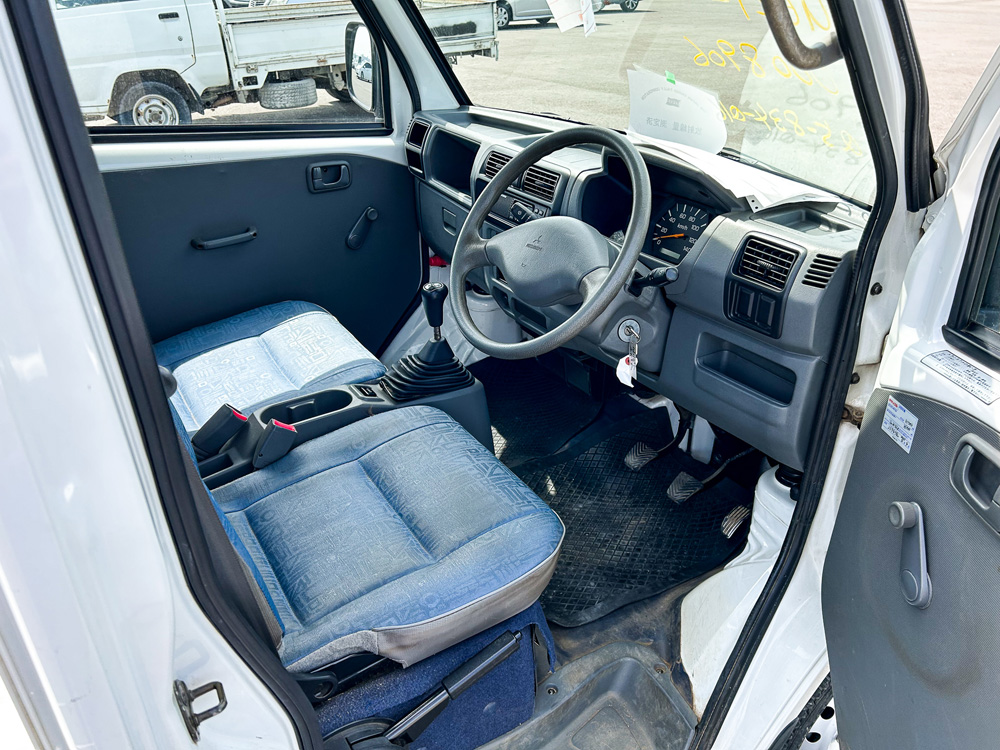 2000 Mitsubishi Minicab Kei Truck - Kei Truck imported from Japan to Quebec