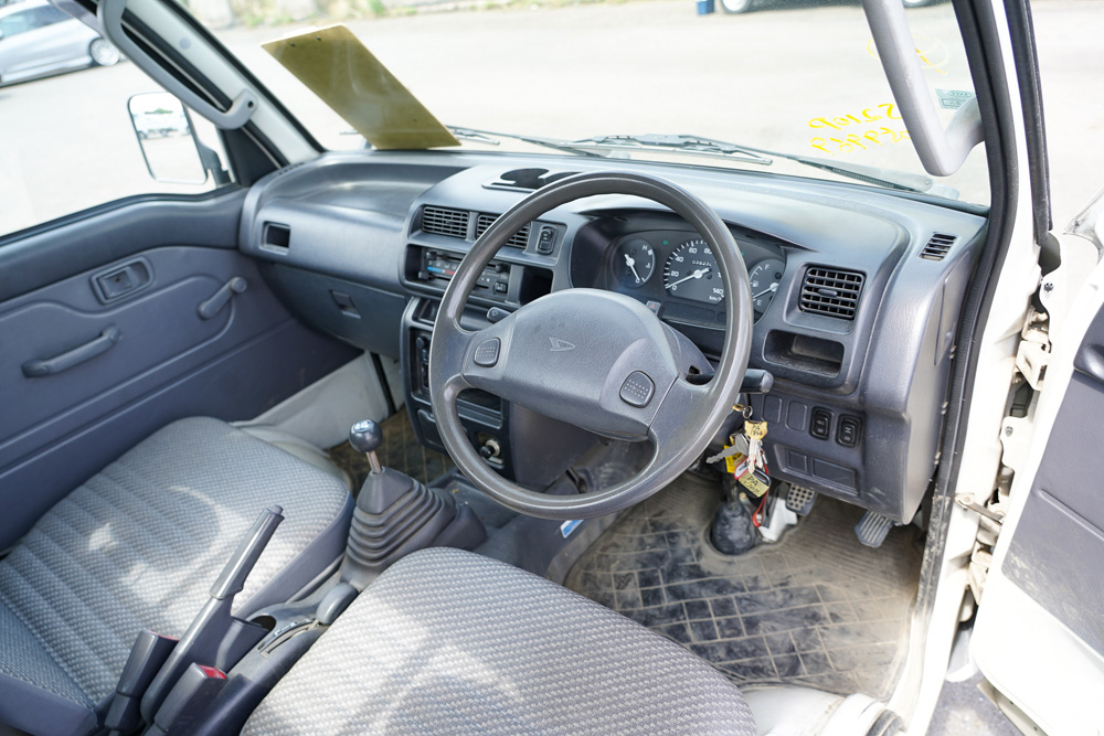 2000 Daihatsu Hijet Kei Truck imported from Japan