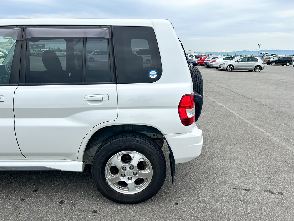 1999 Mitsubishi Pajero IO