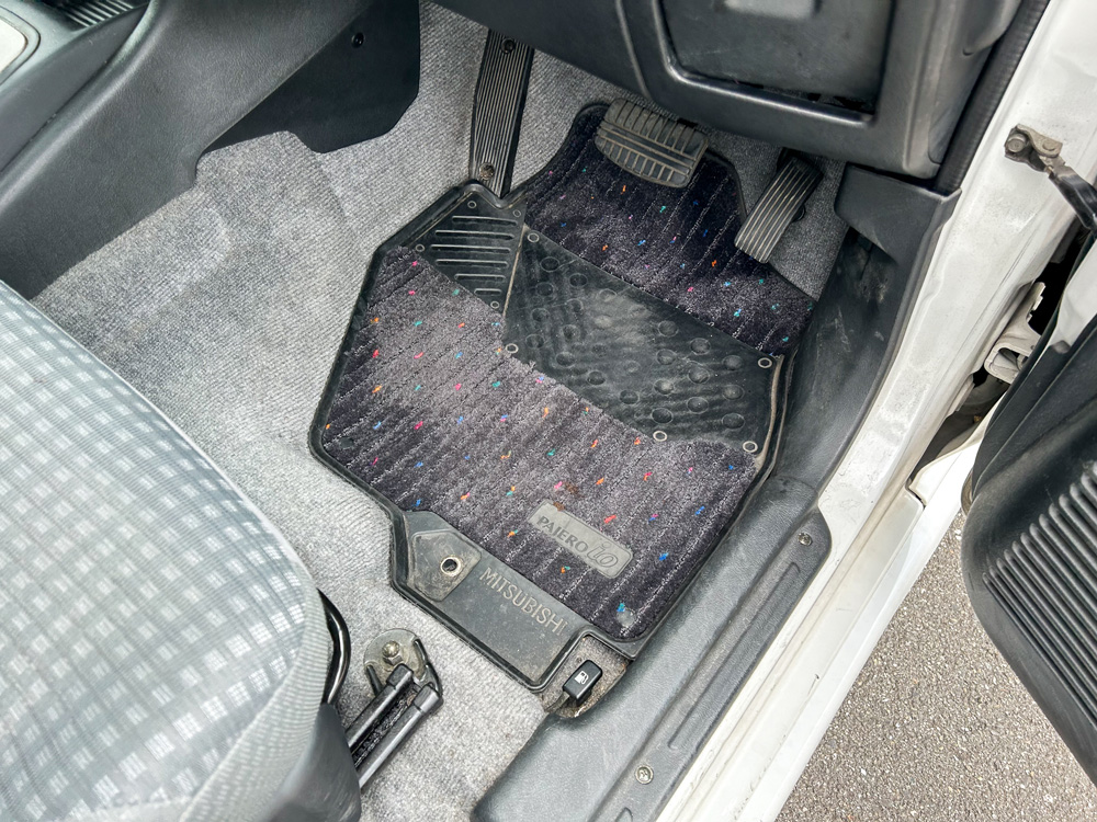 1999 Mitsubishi Pajero IO