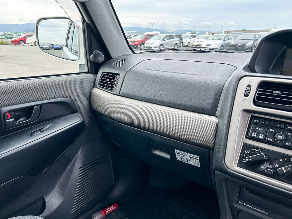 1999 Mitsubishi Pajero IO