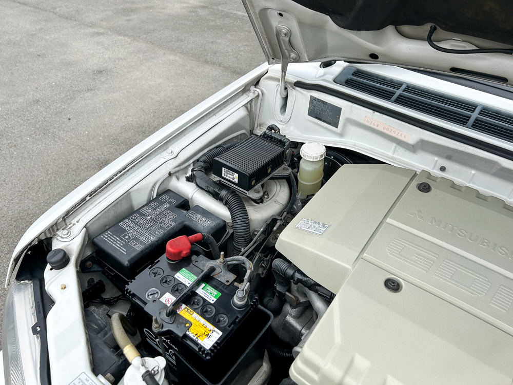 1999 Mitsubishi Pajero IO