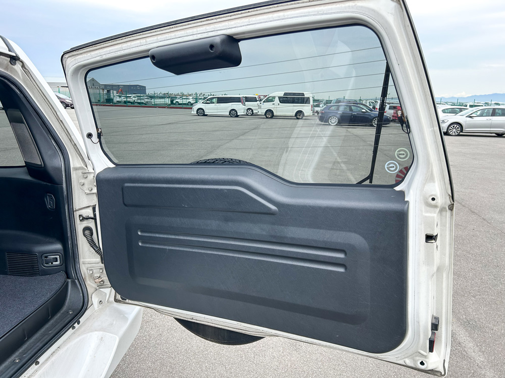1999 Mitsubishi Pajero IO