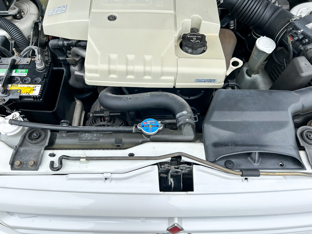 1999 Mitsubishi Pajero IO