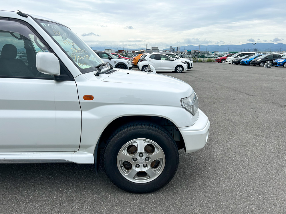 1999 Mitsubishi Pajero IO