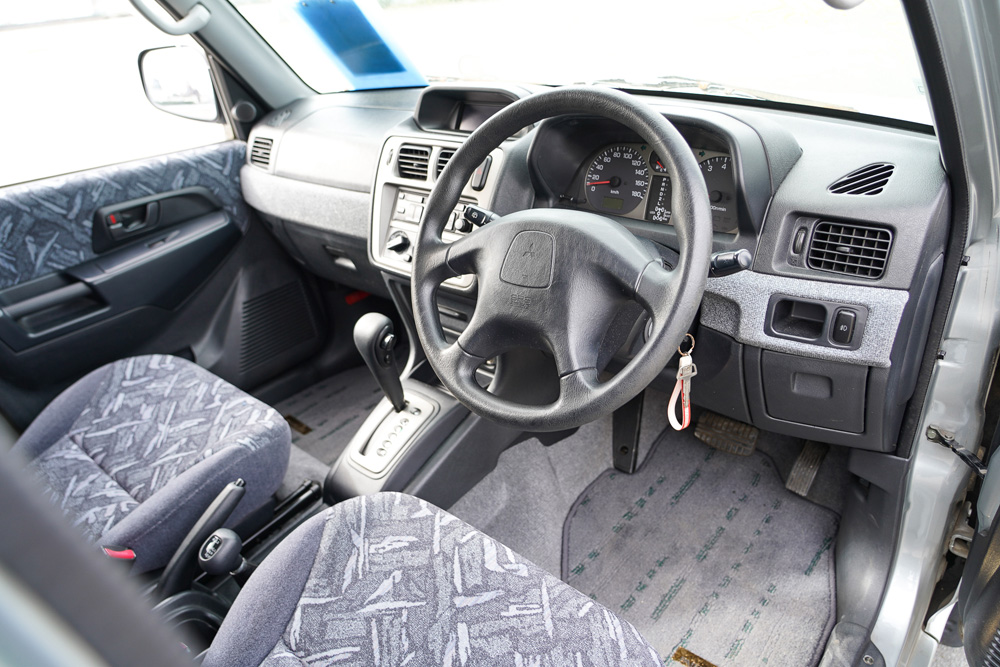 1999 Mitsubishi Pajero IO