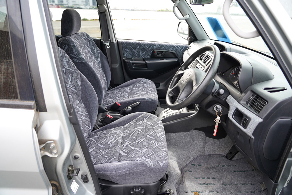 1999 Mitsubishi Pajero IO